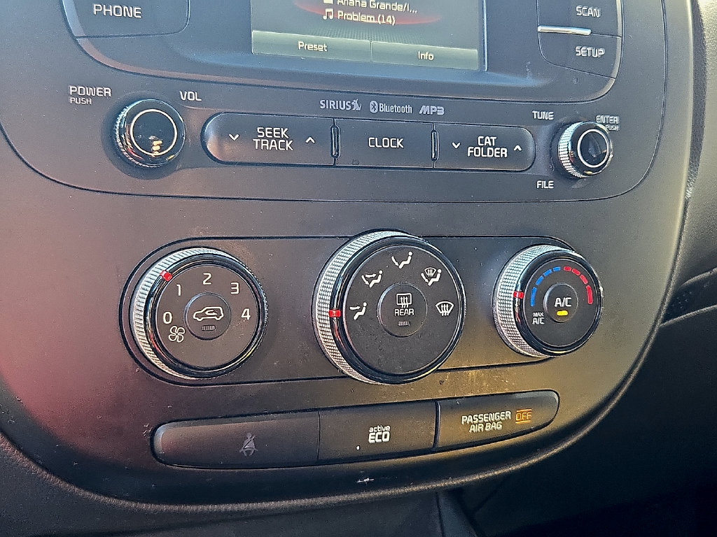 Used 2016 Kia Soul + FWD image 16