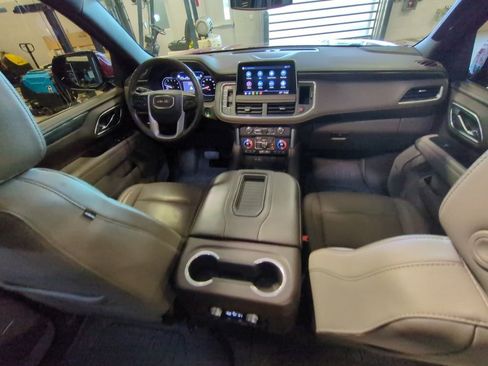 Used 2021 GMC Yukon SLT w/ SLT Luxury Plus Package image 30