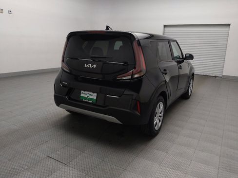 Used 2023 Kia Soul LX image 9