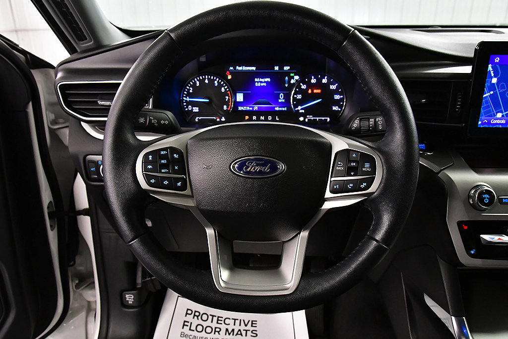 Used 2023 Ford Explorer XLT w/ Equipment Group 202A AWD/4WD image 18
