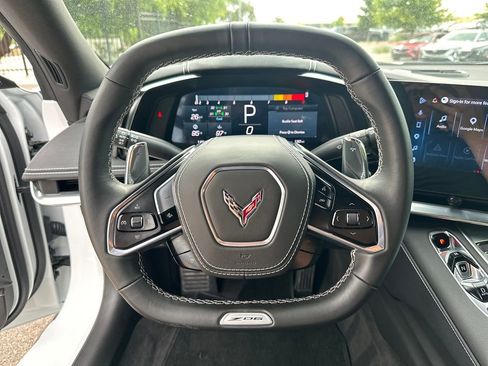Used 2025 Chevrolet Corvette Z06 RWD image 19