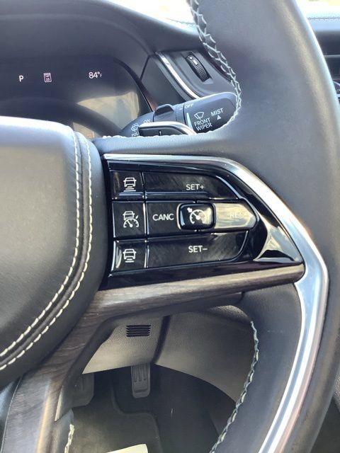 Certified 2023 Jeep Grand Cherokee Overland w/ Luxury Tech Group IV AWD/4WD image 28