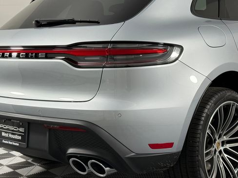 Certified 2026 Porsche Macan AWD/4WD image 13