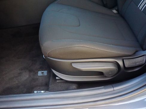 New 2025 Hyundai Elantra SEL image 18