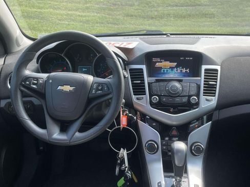 Used 2015 Chevrolet Cruze LT FWD image 12