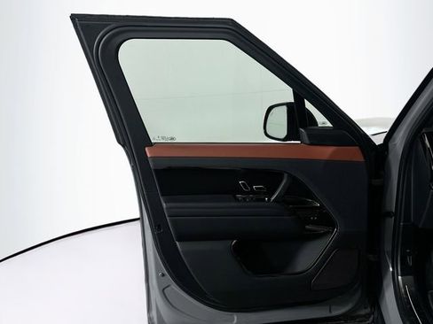 Used 2025 Land Rover Range Rover Sport SV Edition Two image 11