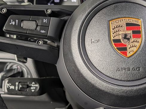 Certified 2025 Porsche Macan image 35