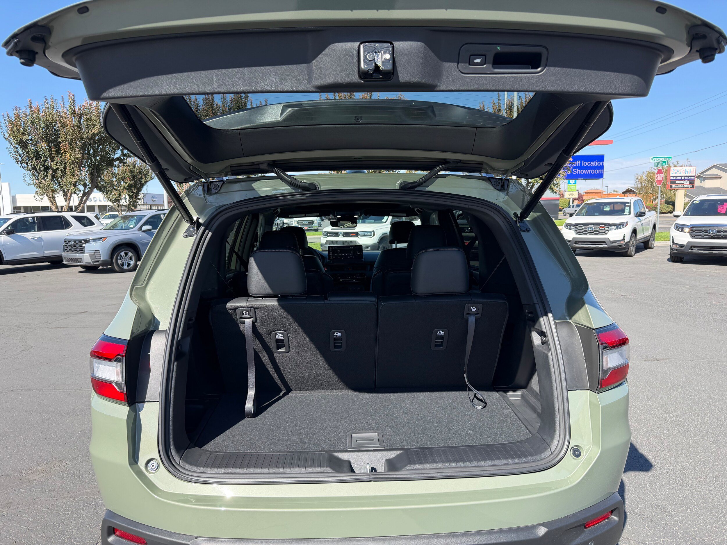 New 2026 Honda Pilot TrailSport image 5