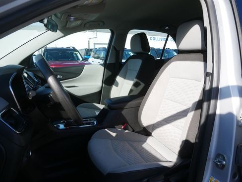 Used 2019 Chevrolet Equinox LS image 10