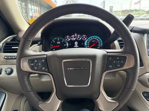 Used 2017 GMC Yukon Denali image 12