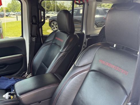 Used 2019 Jeep Wrangler Unlimited Rubicon w/ Advanced Safety Group AWD/4WD image 19