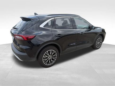 Used 2025 Ford Escape SE FWD image 3