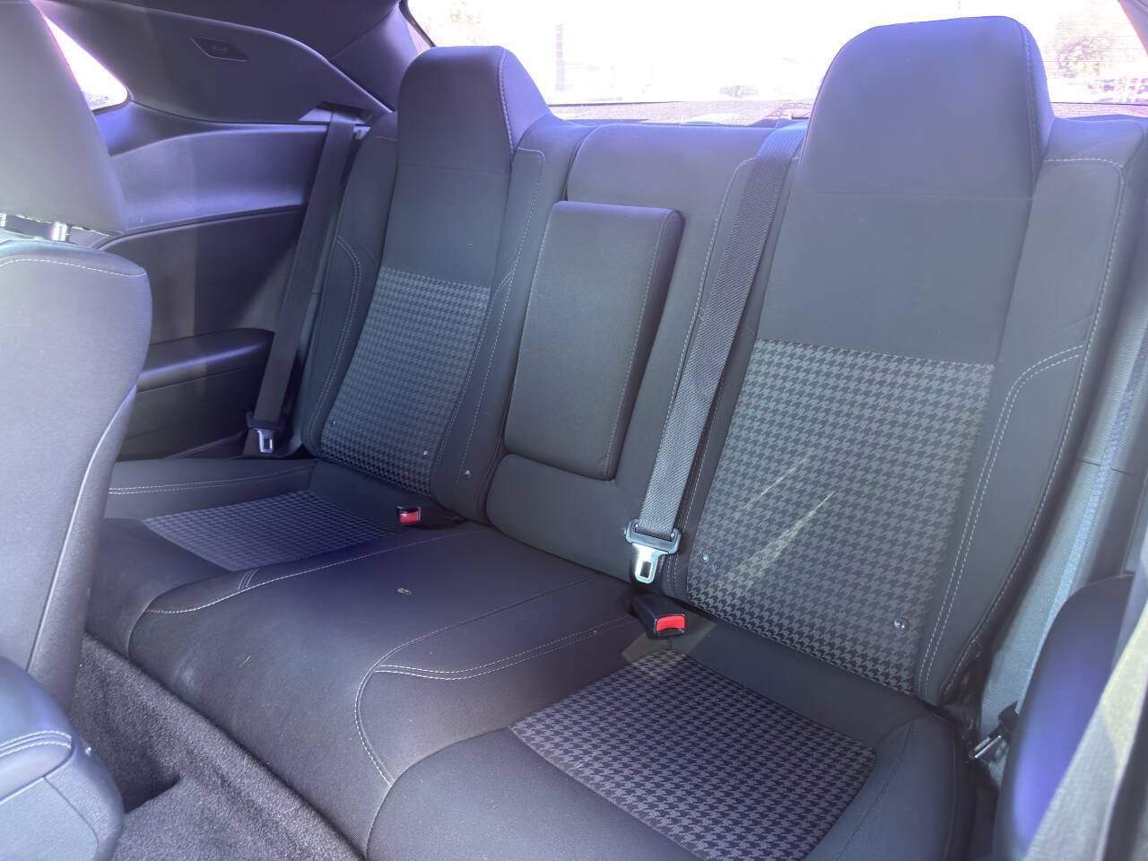 Used 2016 Dodge Challenger R/T w/ Driver Convenience Group RWD image 11