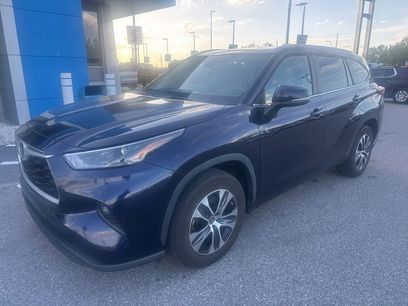Used 2023 Toyota Highlander XLE