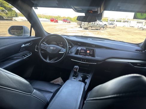 Used 2020 Cadillac XT4 Premium Luxury AWD/4WD image 13