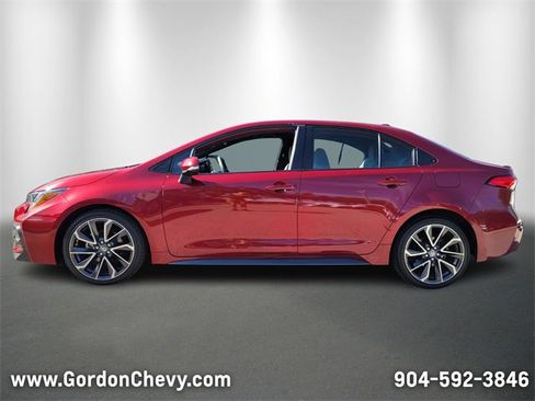 Used 2022 Toyota Corolla SE image 2