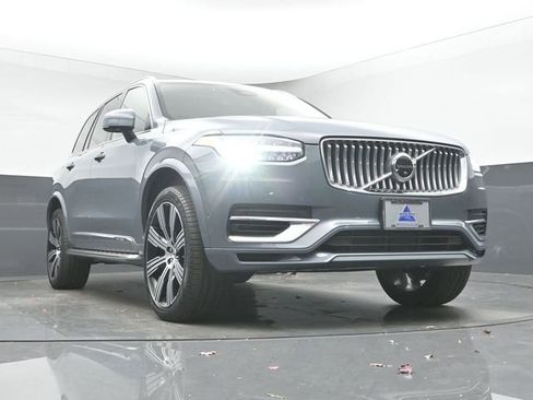 Used 2023 Volvo XC90 T8 Plus image 38