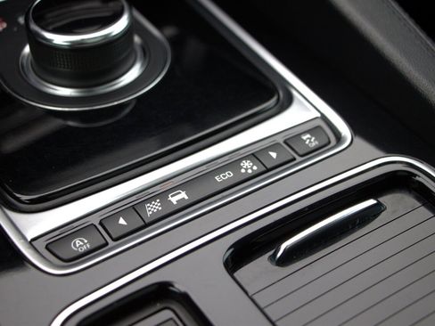 Used 2020 Jaguar F-PACE Prestige image 30