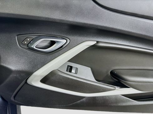 Used 2020 Chevrolet Camaro LT RWD image 29