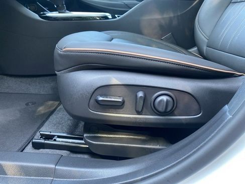 New 2025 Buick Envista Avenir image 11