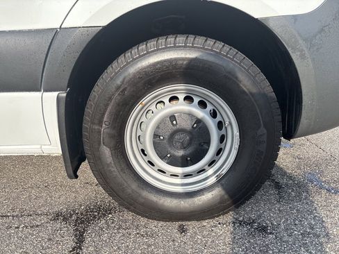 Used 2024 Mercedes-Benz Sprinter 2500 image 10