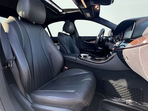 Used 2019 Mercedes-Benz E 300 image 38