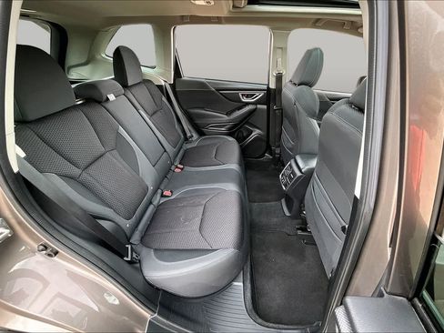 Used 2023 Subaru Forester Premium AWD/4WD image 19