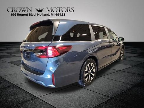 Certified 2025 Honda Odyssey EX-L image 3