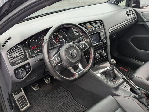 Used 2015 Volkswagen GTI SE image 12