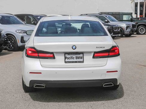 Certified 2023 BMW 530i w/ Convenience Package RWD image 5