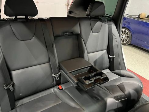 Used 2016 Volvo XC60 T6 R-Design w/ Climate Package image 27