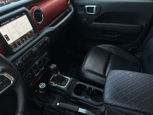 Used 2019 Jeep Wrangler Unlimited Rubicon image 16