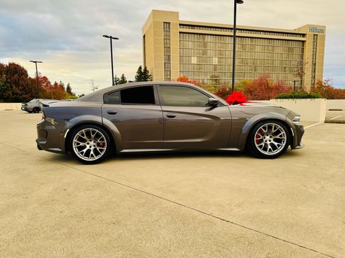 Used 2017 Dodge Charger R/T w/ Driver Confidence Group image 19