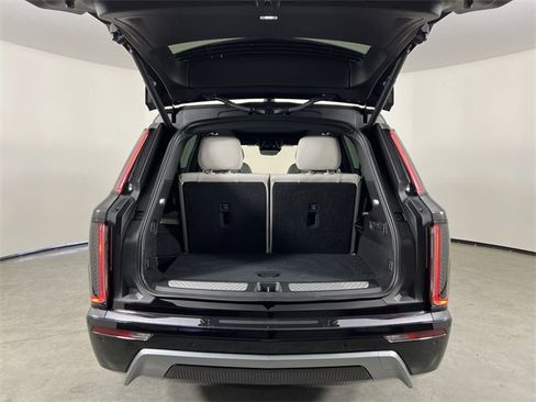 Used 2026 Cadillac Vistiq Sport image 27