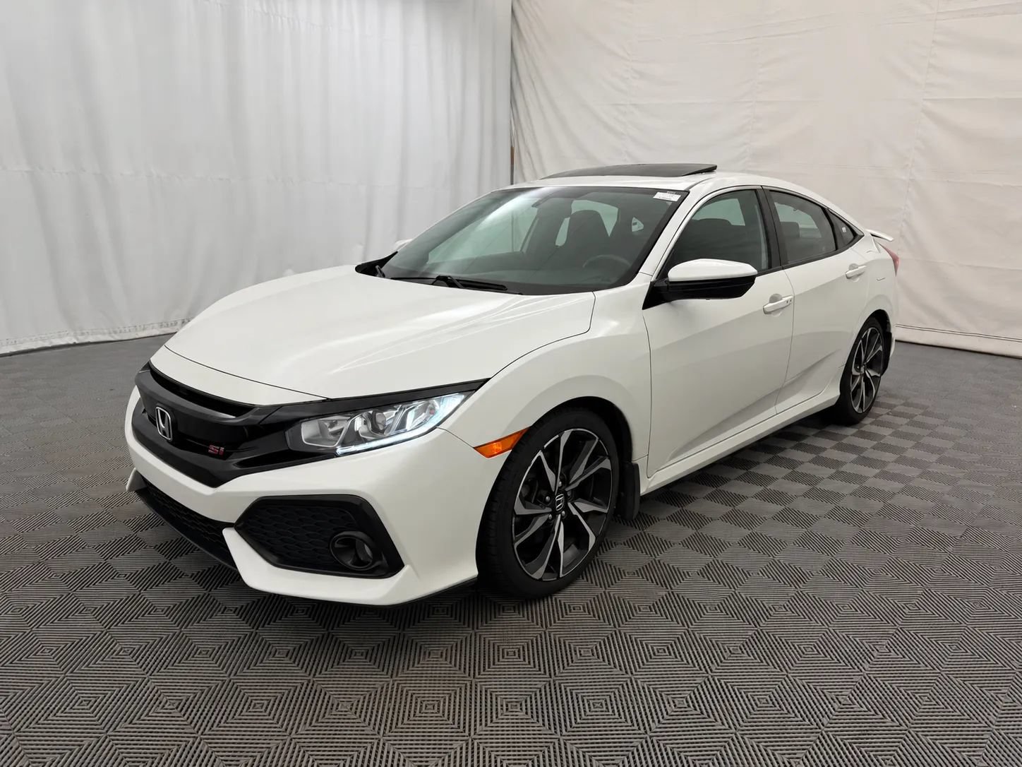 Used 2018 Honda Civic Si image 2