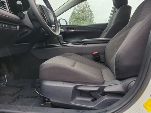 Used 2025 Toyota Camry LE image 16