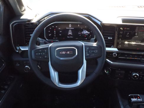 New 2026 GMC Sierra 1500 SLT image 9
