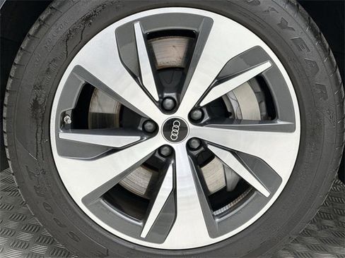 Certified 2024 Audi Q8 e-tron Premium image 10