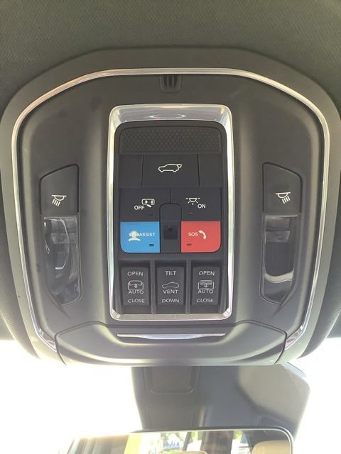 Certified 2025 Jeep Grand Cherokee Limited AWD/4WD image 25