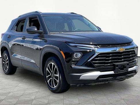 Used 2025 Chevrolet TrailBlazer LT AWD/4WD image 1