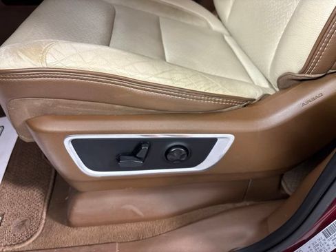Used 2019 RAM 1500 Laramie AWD/4WD image 22