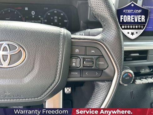 Used 2025 Toyota Tacoma TRD Sport AWD/4WD image 21