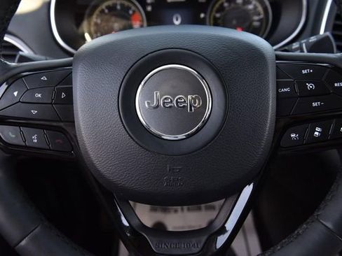 Used 2023 Jeep Cherokee Altitude Lux AWD/4WD image 19