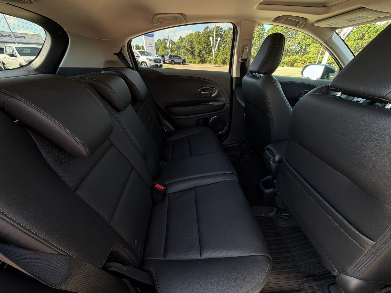 Used 2022 Honda HR-V EX-L image 29