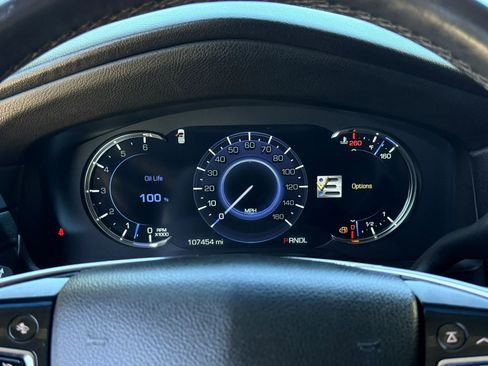 Used 2018 Cadillac Escalade ESV Luxury image 29