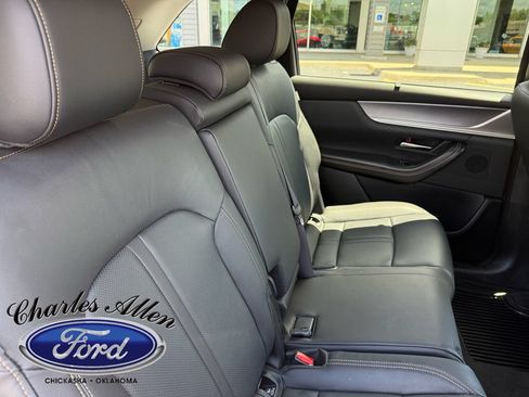 Used 2025 MAZDA CX-90 3.3 Turbo w/ Preferred Package AWD/4WD image 17