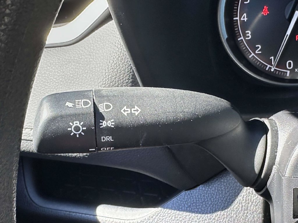 Used 2025 Toyota RAV4 LE AWD/4WD image 28