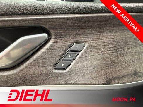 Used 2023 Jeep Grand Cherokee L Limited w/ Black Appearance Package image 26