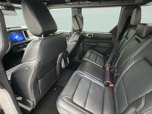 New 2026 Ford Bronco Outer Banks w/ Sasquatch Package AWD/4WD image 9