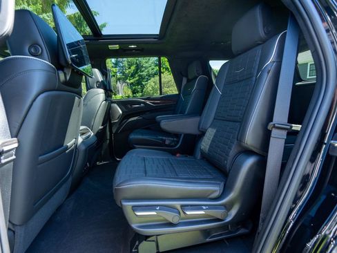 Used 2023 Cadillac Escalade Sport Platinum w/ LPO, ONYX Package AWD/4WD image 22